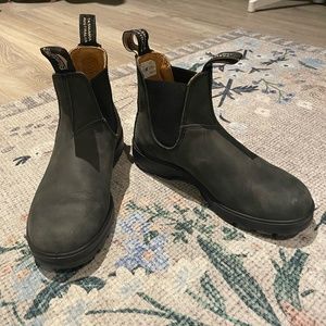 Blundstone Chelsea Boot, Size 8.5, Rustic Black
